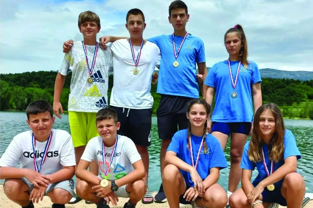 Devet medalja za devet Dupina