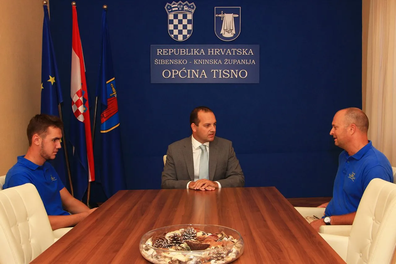 Načelnik Općine Tisno primio Franu Gabru - najboljeg veslača VK Dupin 